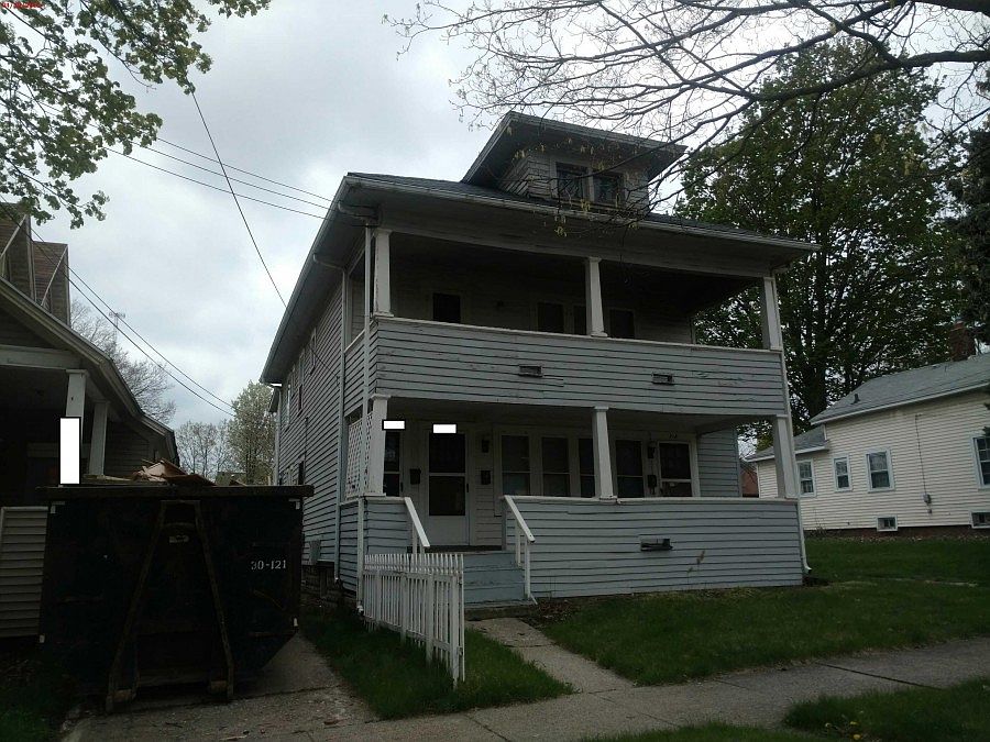 2nd image of 318 E Hillsdale St