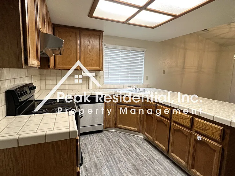 7927 Parmis Ct — Photo 10