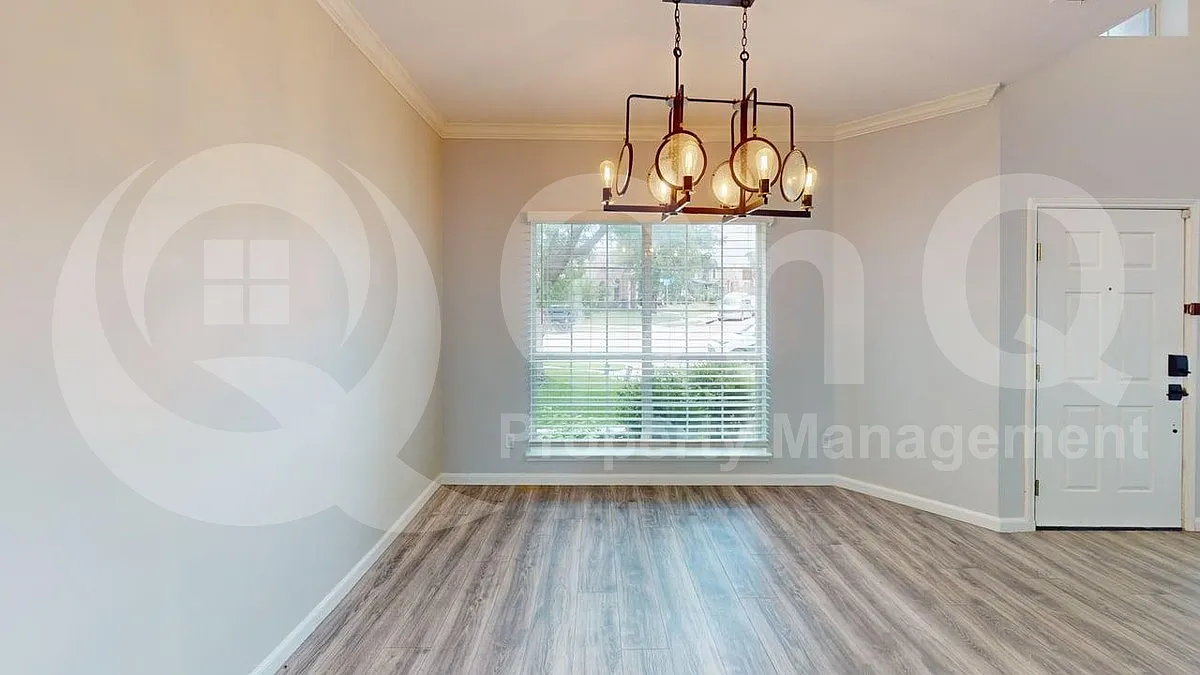 4 bed, 3.0 bath, 2562 sqft, $2,999 — Photo 4