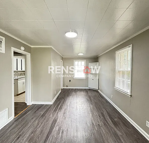 1065 Larry Ln — Photo 3