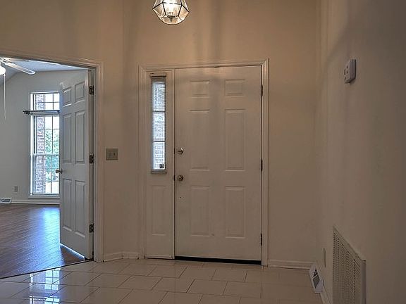 4th image of 4 Sterling Cir #0