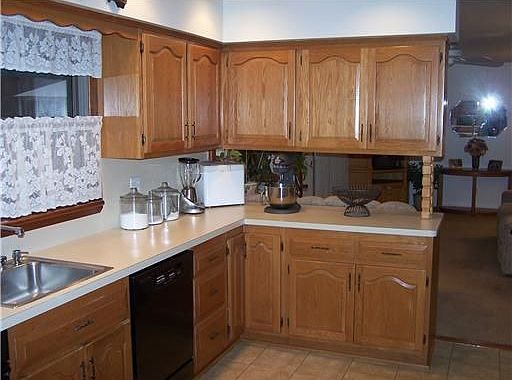 4th image of 10 Beech Acres Dr