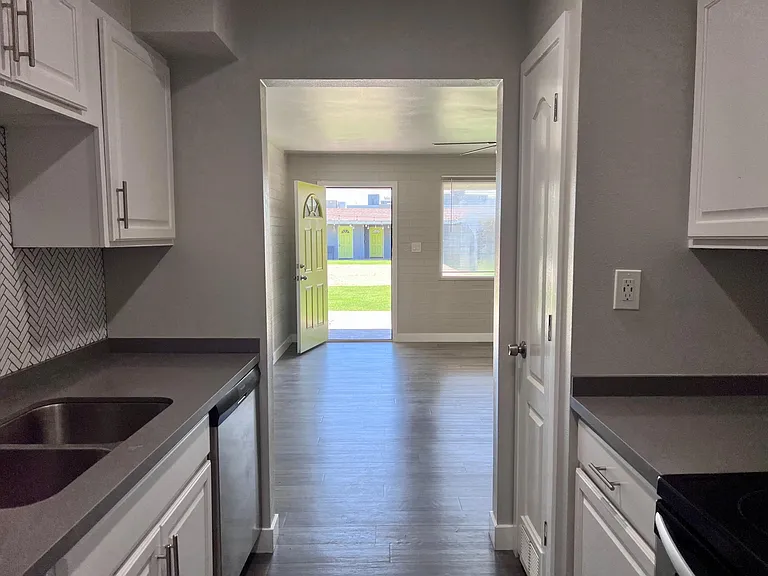 2629 E Turney Ave #4 — Photo 10