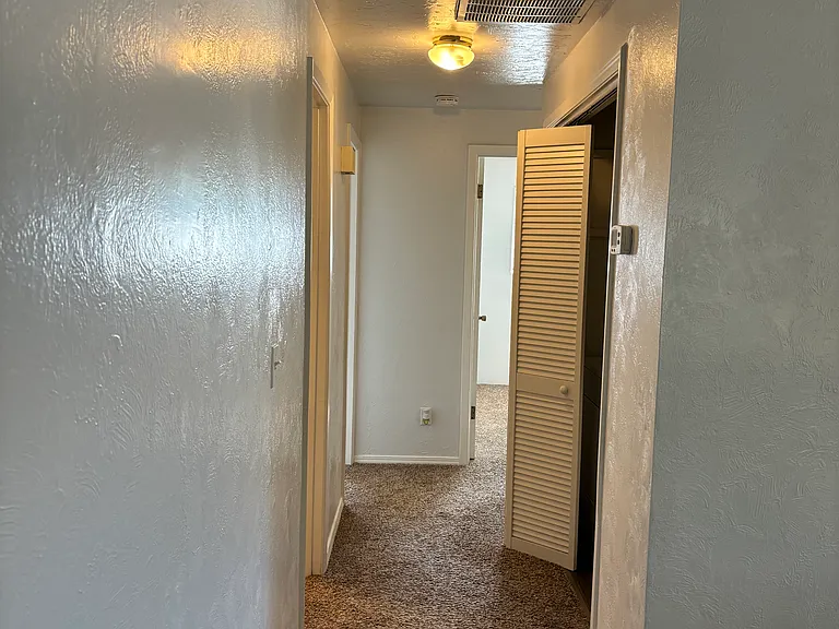1821 Cherry St — Photo 4