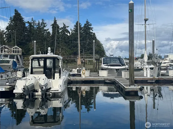 141 Parfitt Way SW #A6, Bainbridge Island, WA 98110