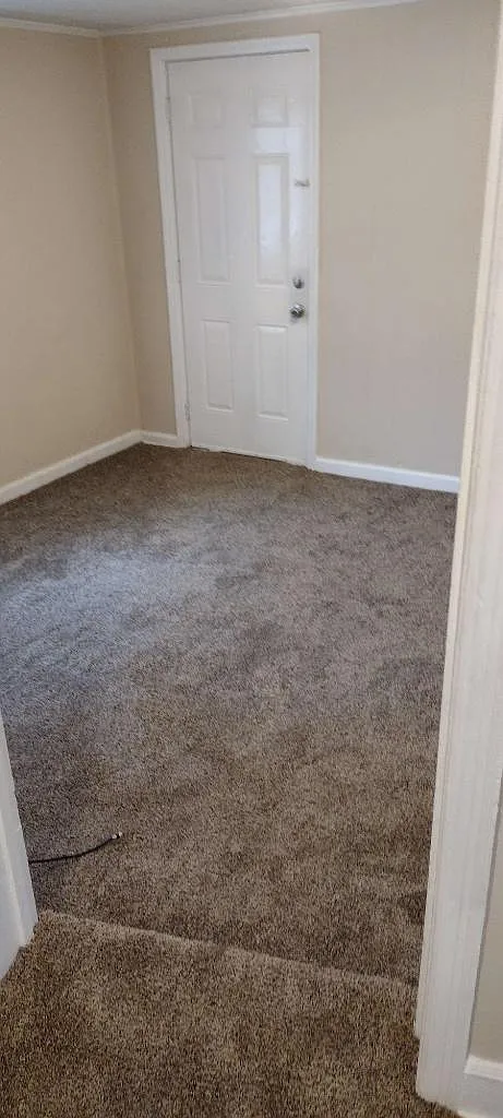 1423 Oberle Ave — Photo 1
