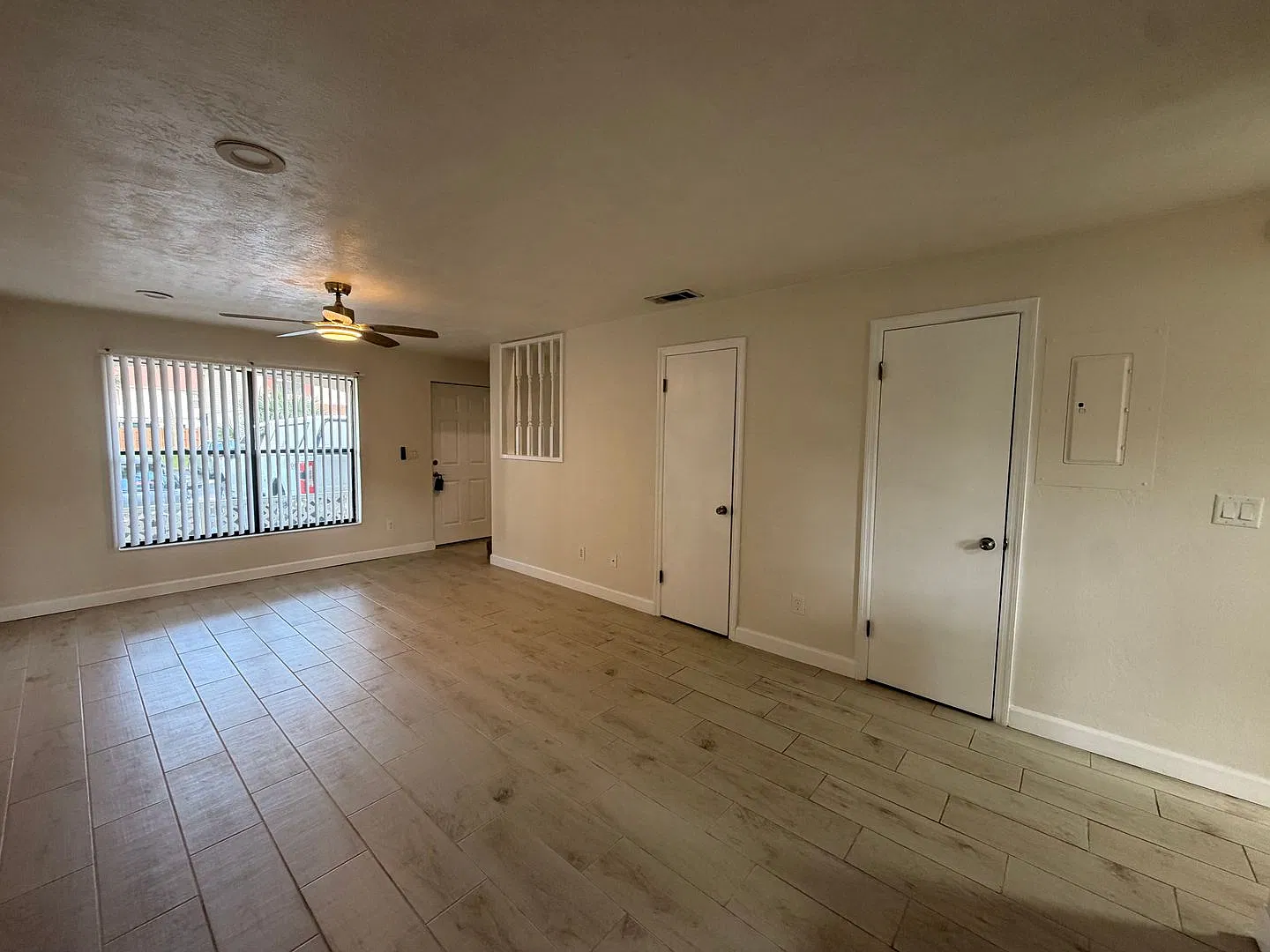 Charming 2BR/1.5BA Townhome - Ideal Location in Port Orange — Photo 3
