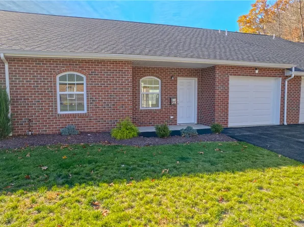204 Adia Ln, Lower Burrell, PA 15068