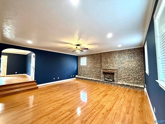 3rd image of 818 Bellevue Dr