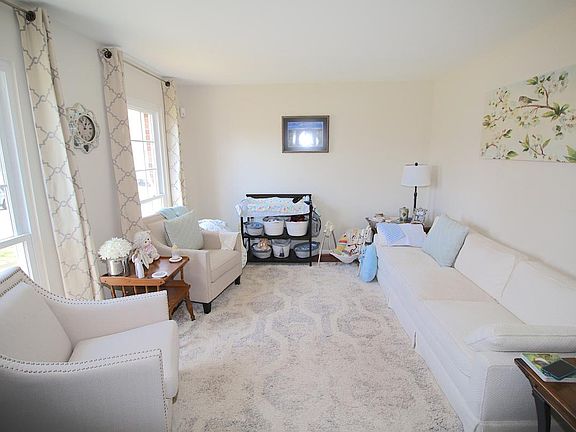 2nd image of 5681 Saffron Ln