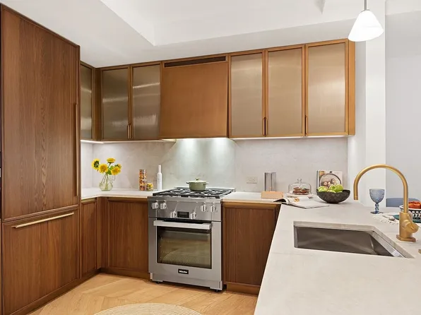 393 W End Ave APT 5G, New York, NY 10024