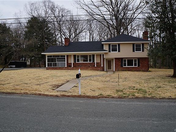 3rd image of 2921 Wighton Dr