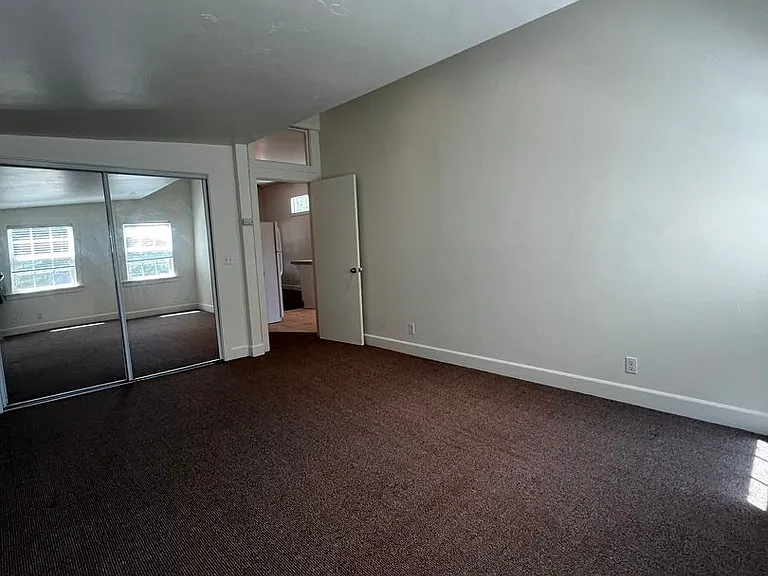 1430 Pine St — Photo 18