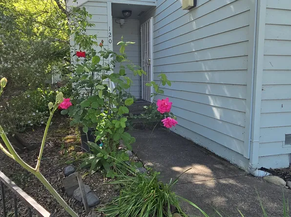 120 Courtyards E, Windsor, CA 95492