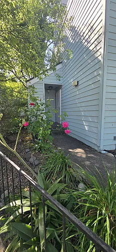 120 Courtyards E Photo 1