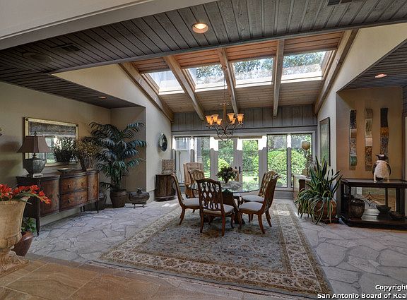 3rd image of 107 Pepper Bush Ln