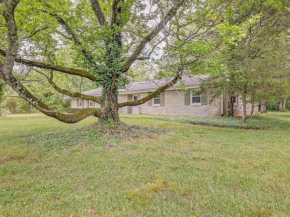 4th image of 715 S Meadowbrook Dr