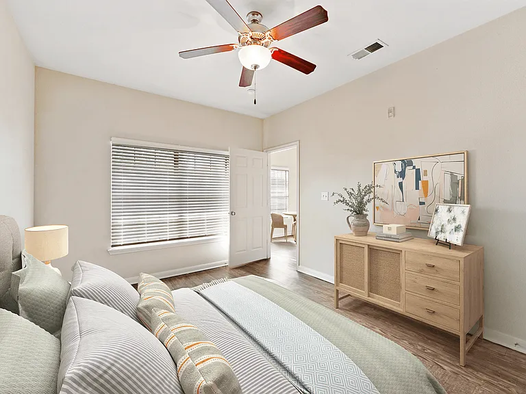 Stonebrook Apartments — Photo 23
