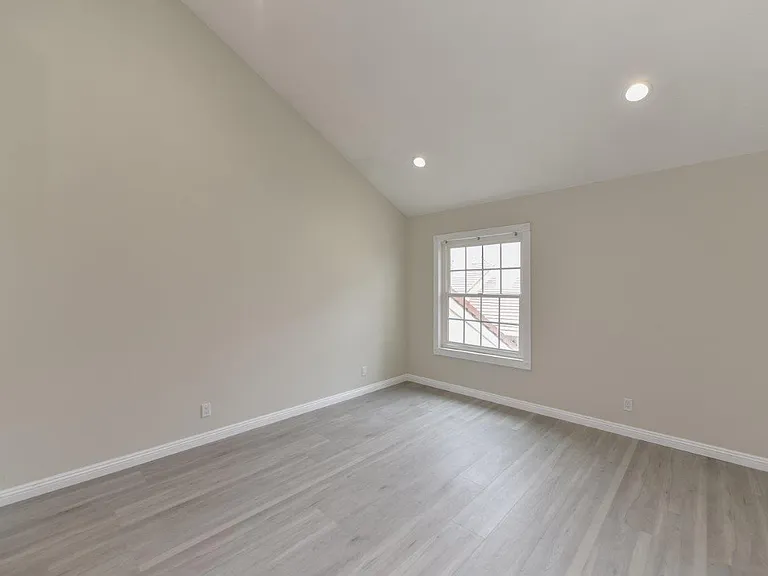 37 Wellesley — Photo 22