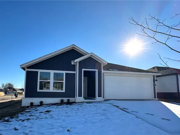 4427 W Glacier St, Fayetteville, AR 72704