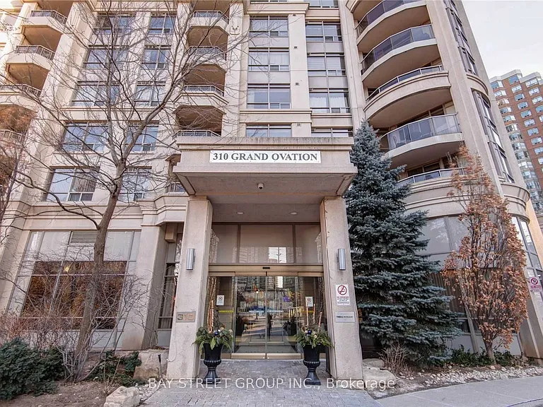 310 Burnhamthorpe Rd W #1913 — Photo 2