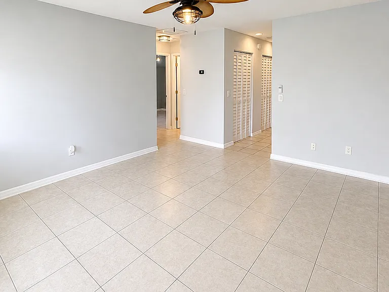 2478 NW Holiday Ct — Photo 5