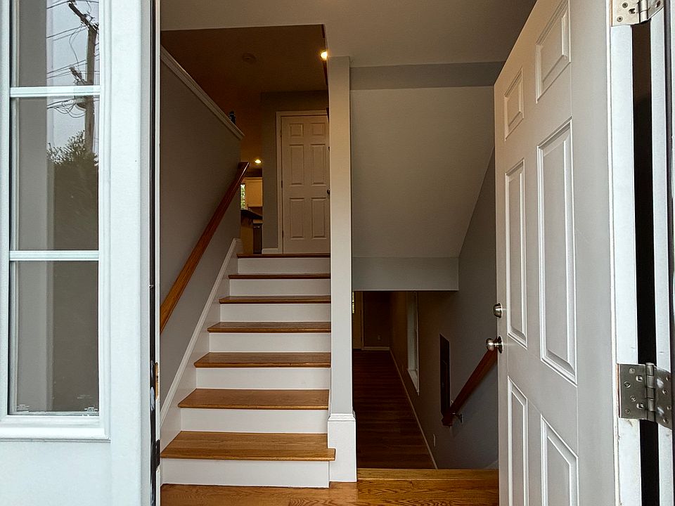 1st image of 61-63 Apthorp St #R
