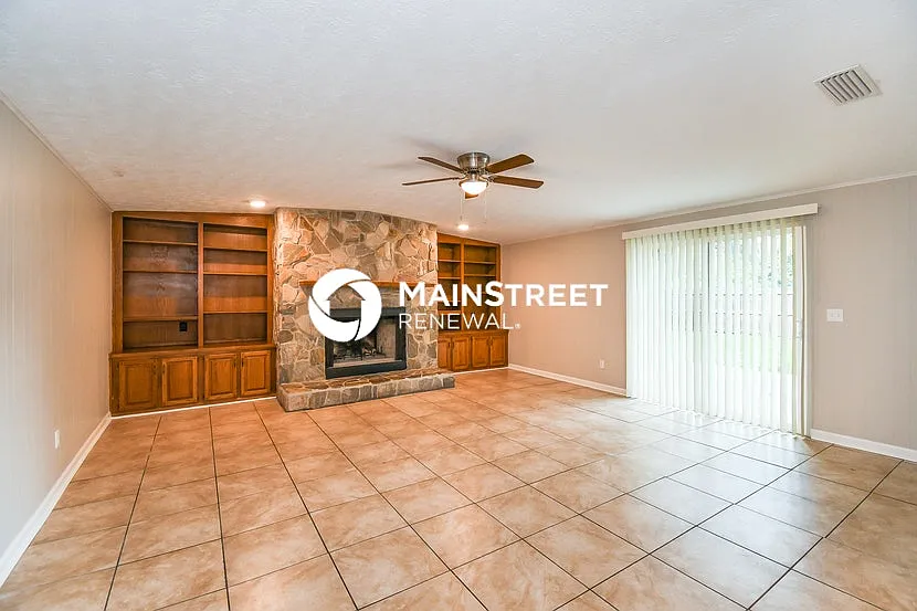 8403 Frost St N — Photo 3