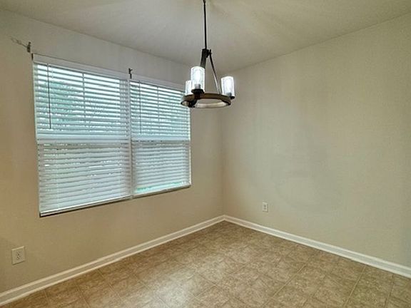 5th image of 936 Taybyn Rd