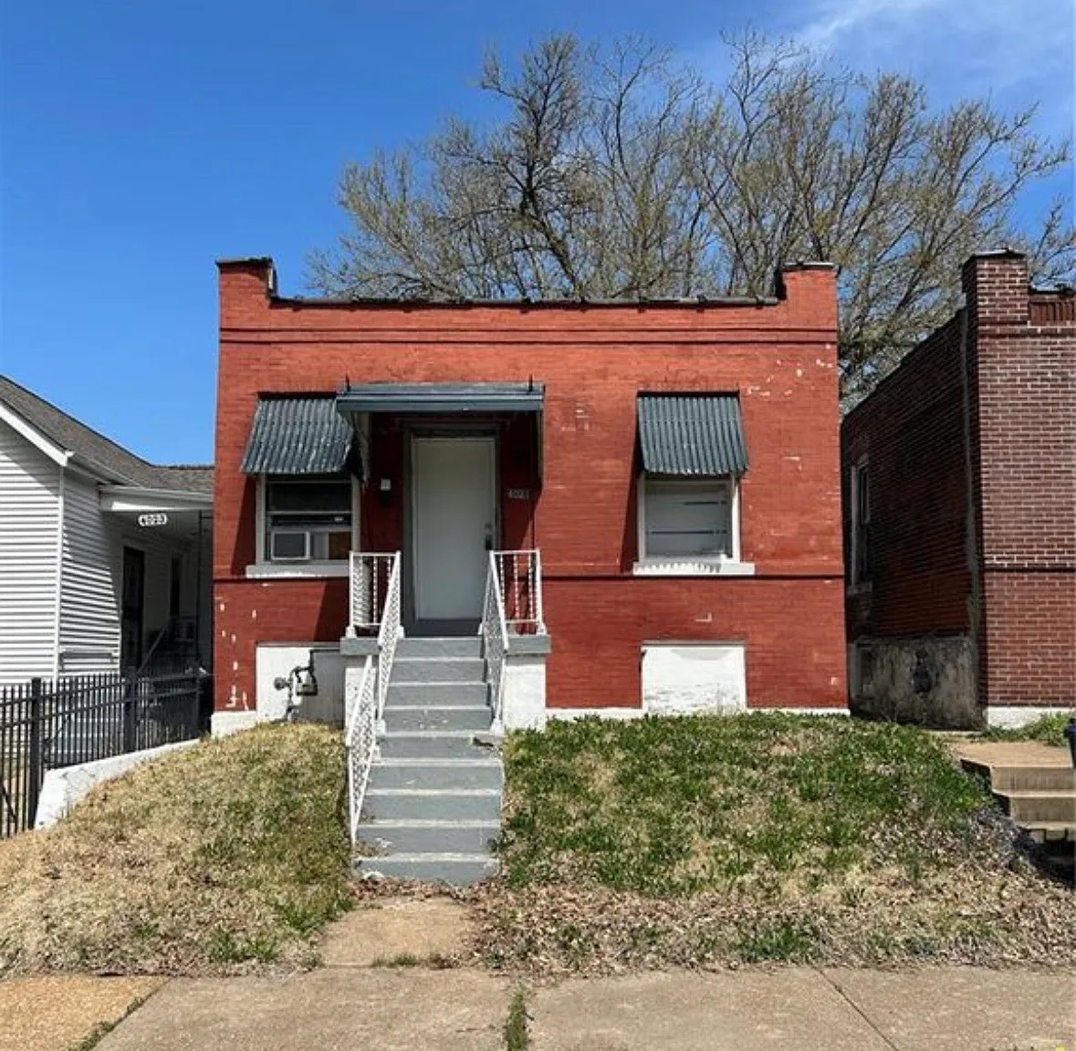 2 bed, 858 sqft, $1,000 — Photo 1