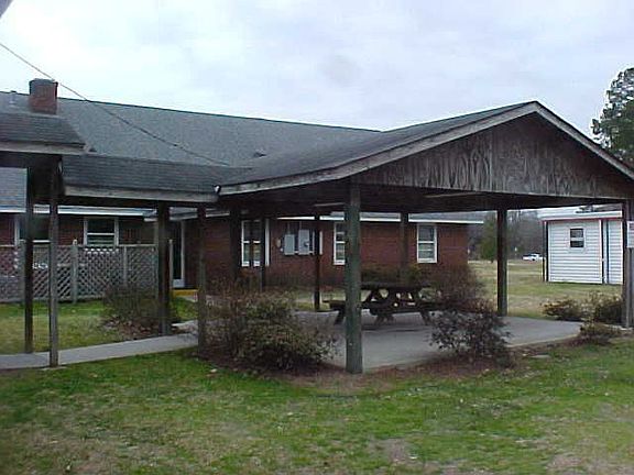 Covered picnic area in the rear