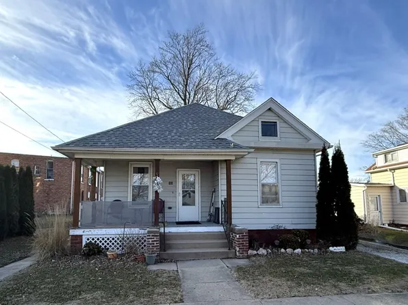 103 Johnson Pyle Dr, Altona, IL 61414