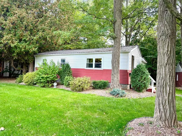 41 Daytona Blvd, Plattsburgh, NY 12901