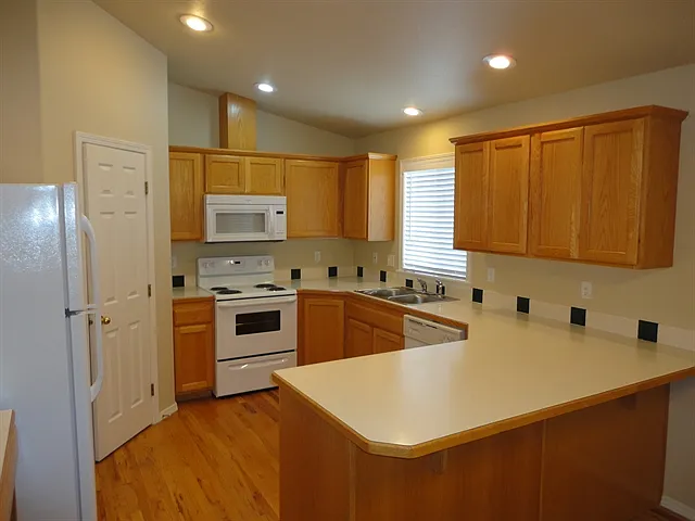 501 N Mira Ave — Photo 4