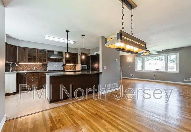 150 Pleasant Ave — Photo 8