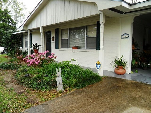 1st image of 233 E Parkland Dr