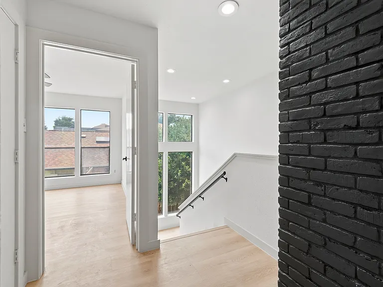 9410 Moss Farm Ln — Photo 15