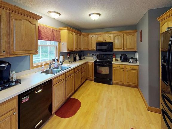 4th image of 643 Crestrose Dr