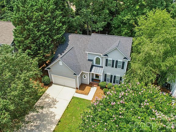 5th image of 11627 Knightsdale Dr