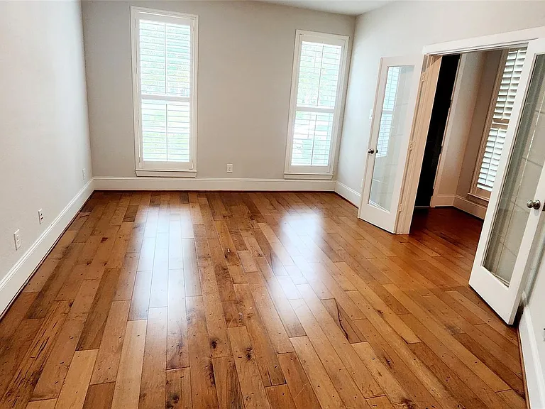 11 Rafters Row — Photo 4