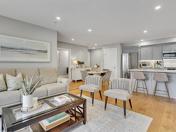 5th image of 10 Everett St #304