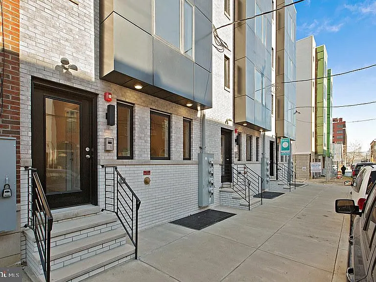 1513 Brown St #1 — Photo 1