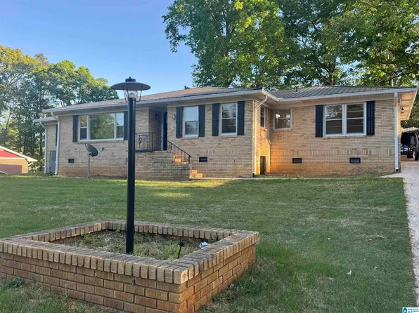 824 W 55th St, Anniston, AL 36206