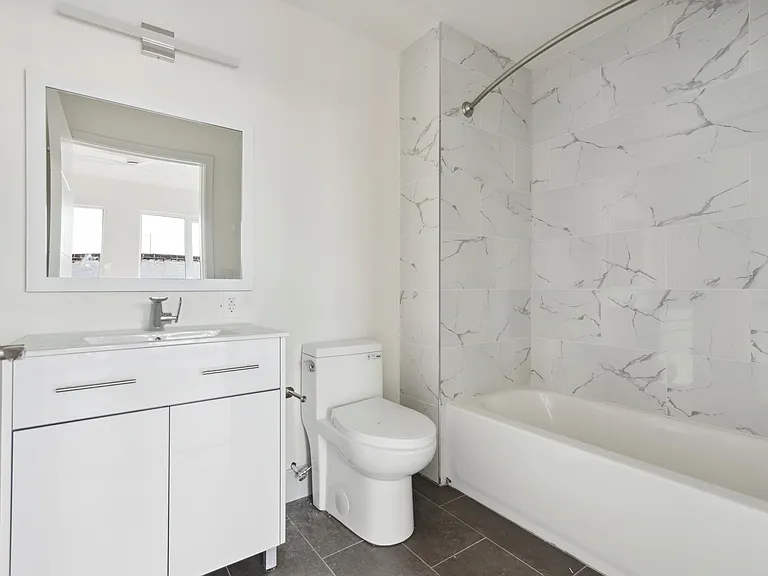 1221 E Fletcher St #212A — Photo 2