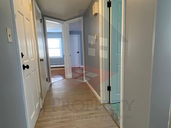 3rd image of 18 Pengrove St Floor 2