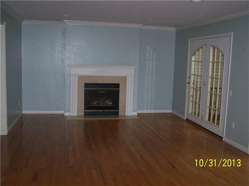2nd image of 5552 Cromwell Ct