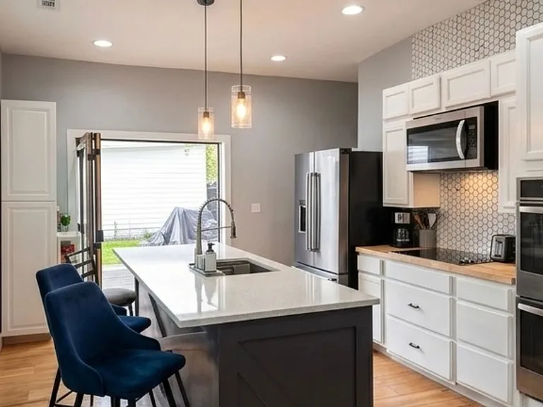1605 English Ave — Photo 5