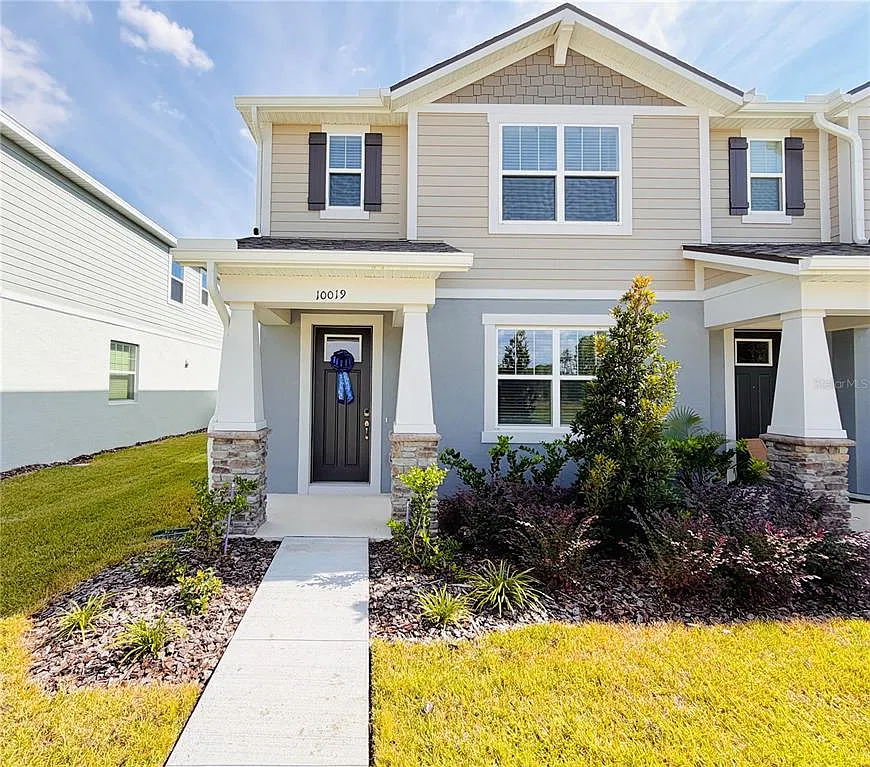 4 bed, 2.5 bath, 1678 sqft, $2,700 — Photo 2