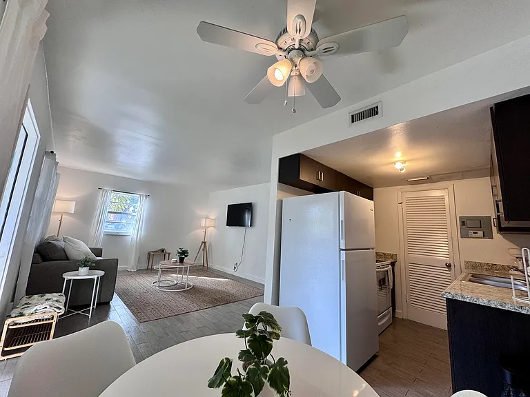202 Lucerne Ave #12 — Photo 18