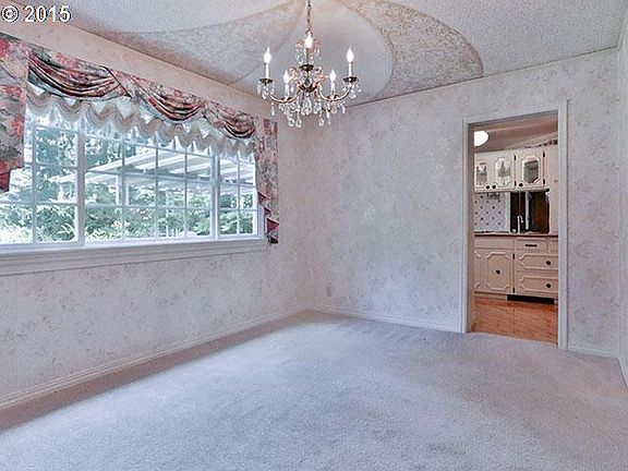 4th image of 4915 Willamette Dr